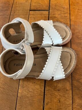 Felix & Flora Girls' White Scallop Strap Sandals